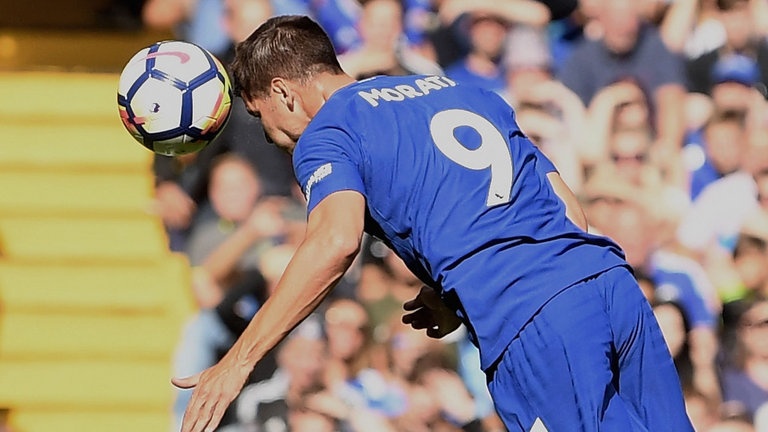 Conte khong can Morata ghi ban bang chan hinh anh