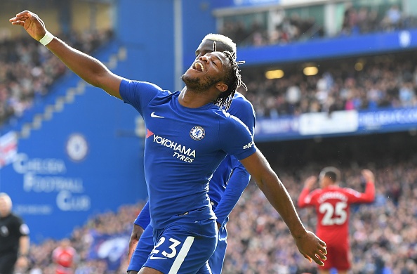 'Con ghe' Batshuayi dua Chelsea thoat khoi cua tu hinh anh