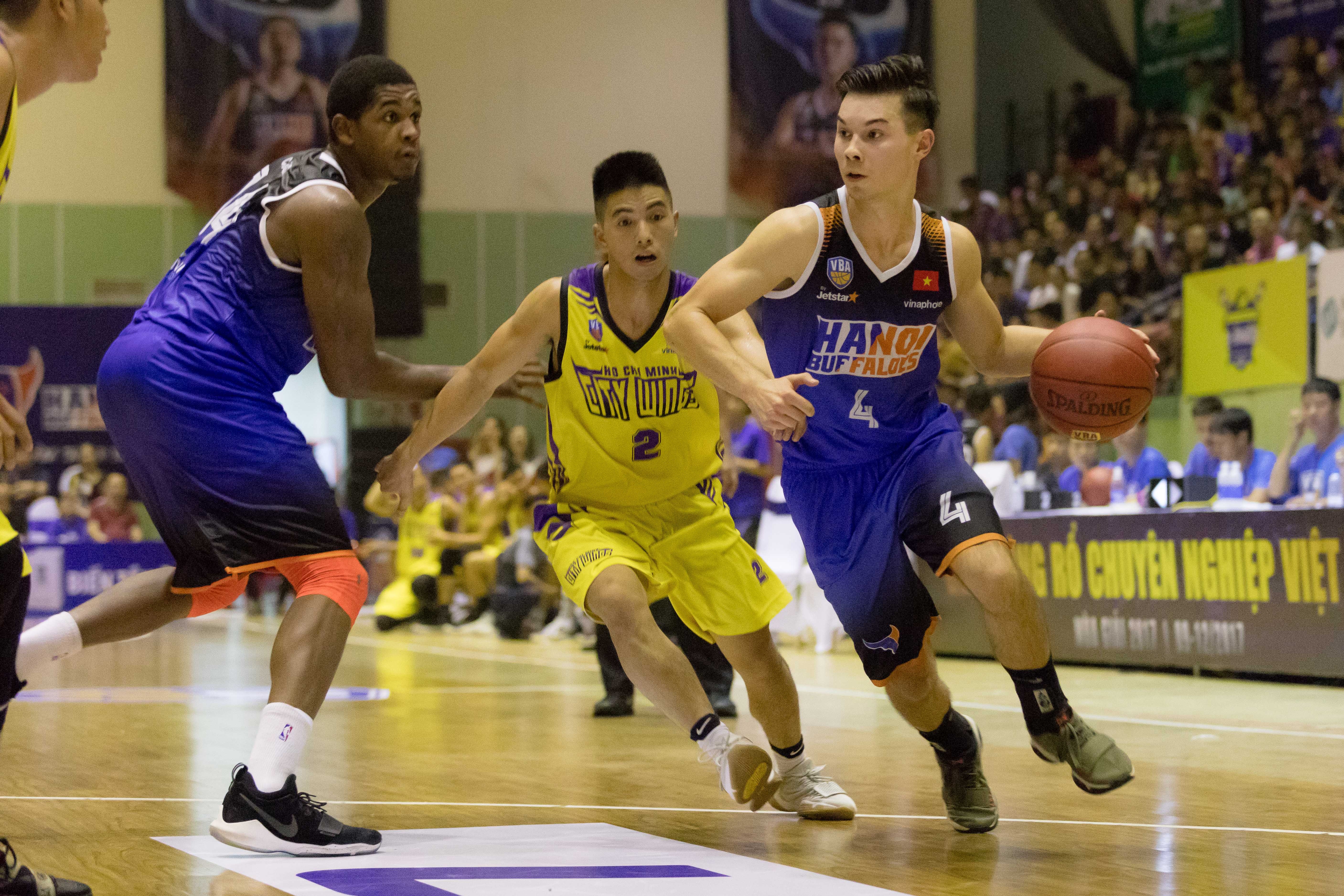 vincent nguyen toa sang hanoi buffaloes gianh ve anh 11