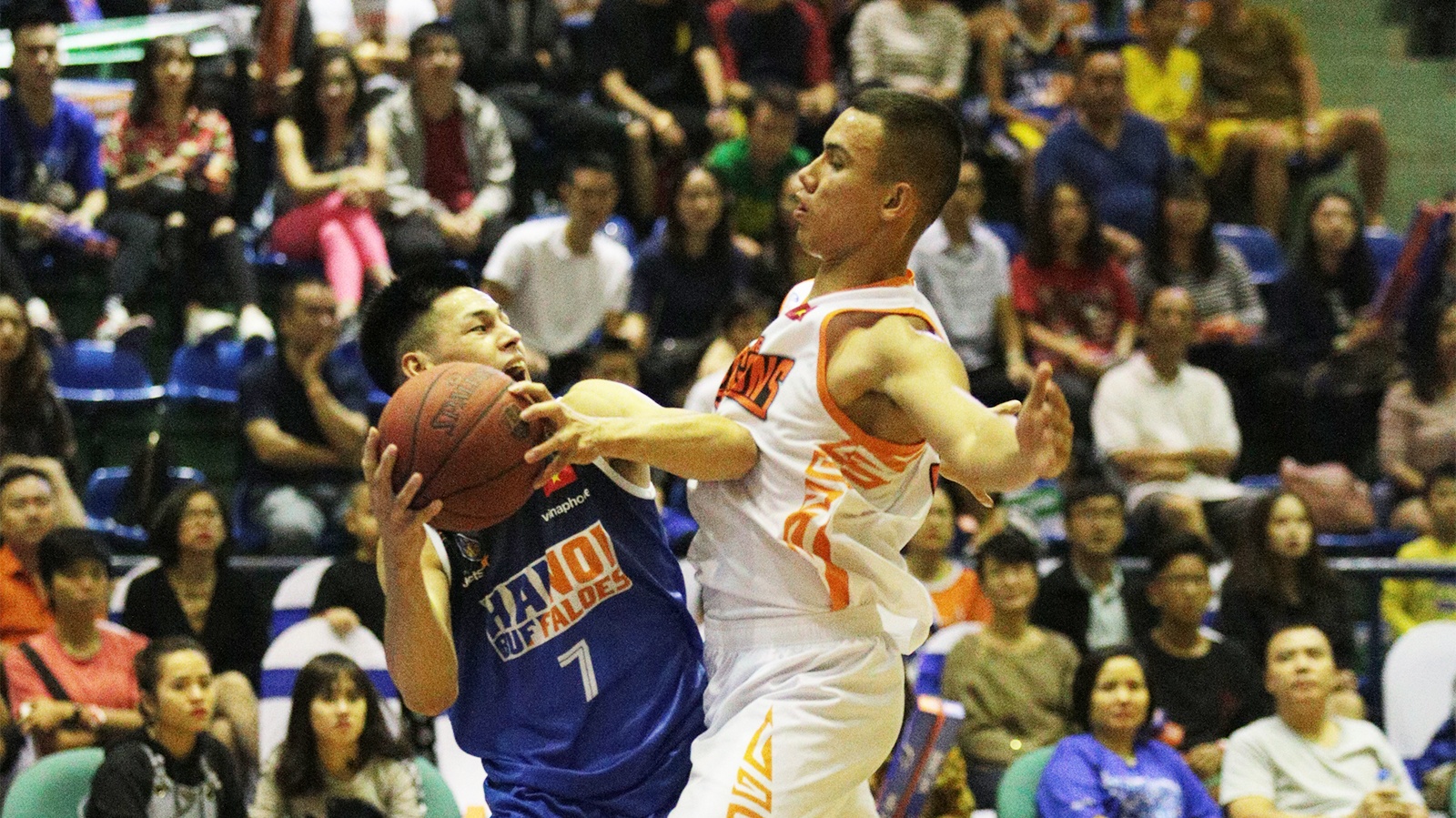 Highlights Hanoi Buffaloes thang cach biet Danang Dragons hinh anh