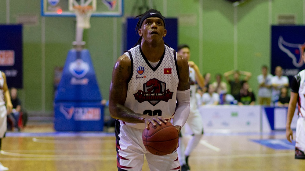 HLV Lee Tao Dana: 'Ca doi Thanglong Warriors noi theo Jaywuan Hill' hinh anh