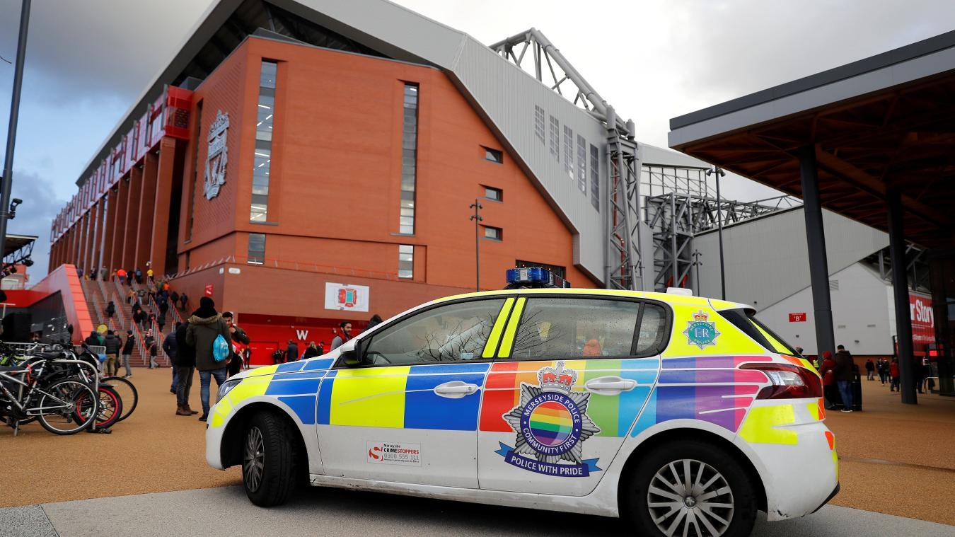 cau thu dong tinh anh 13