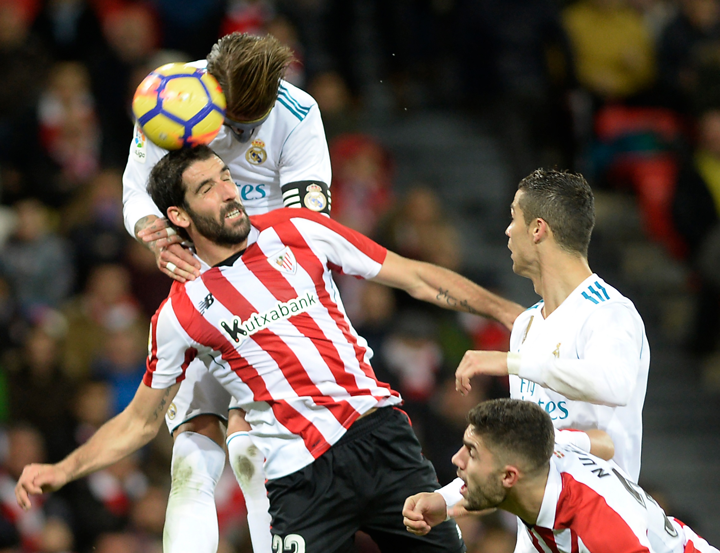 Ramos lap ky luc buon,  Real Madrid bo lo co hoi o La Liga anh 8