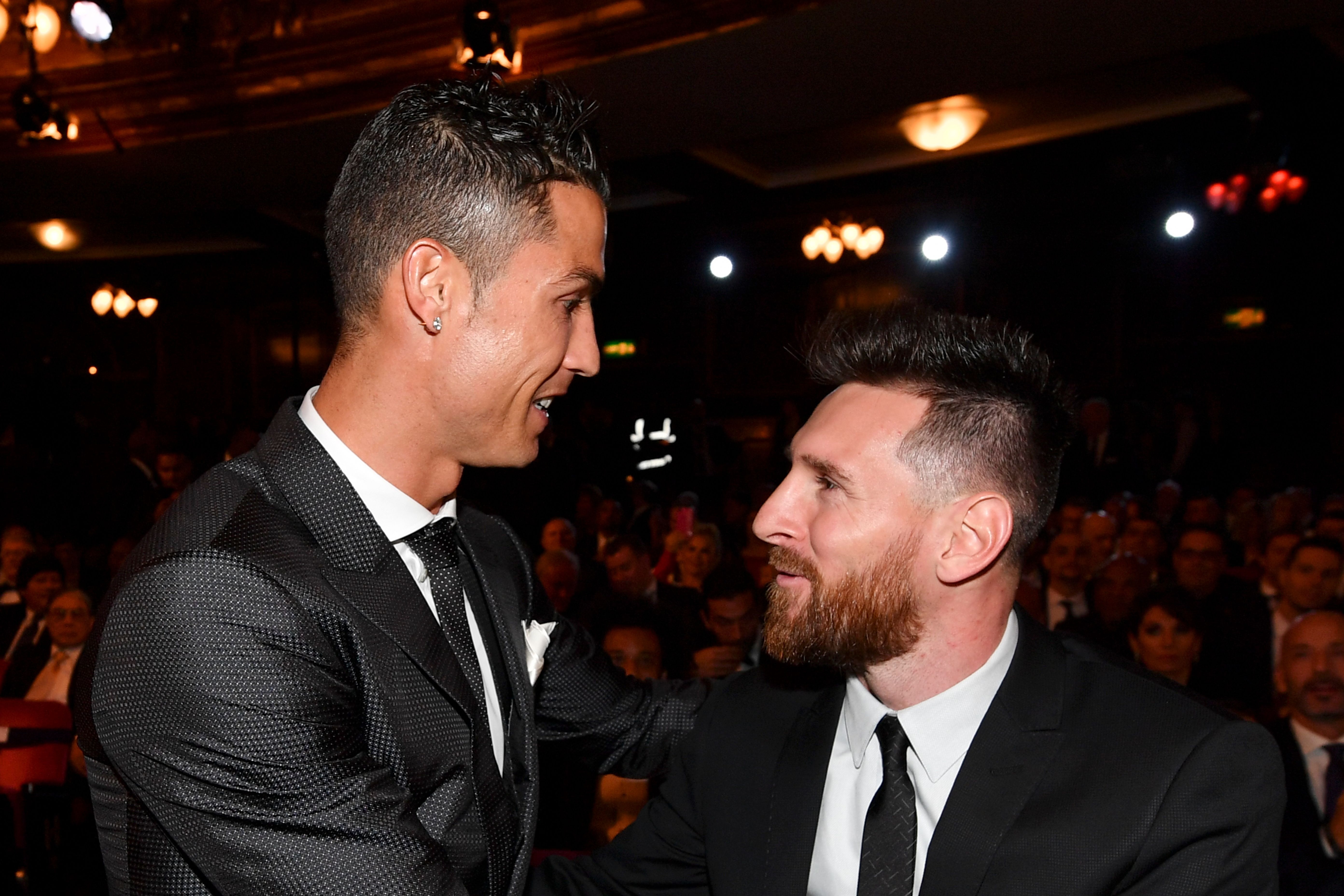 Ronaldo: ‘Hay de cuoc chien Ronaldo vs Messi tiep dien’ hinh anh