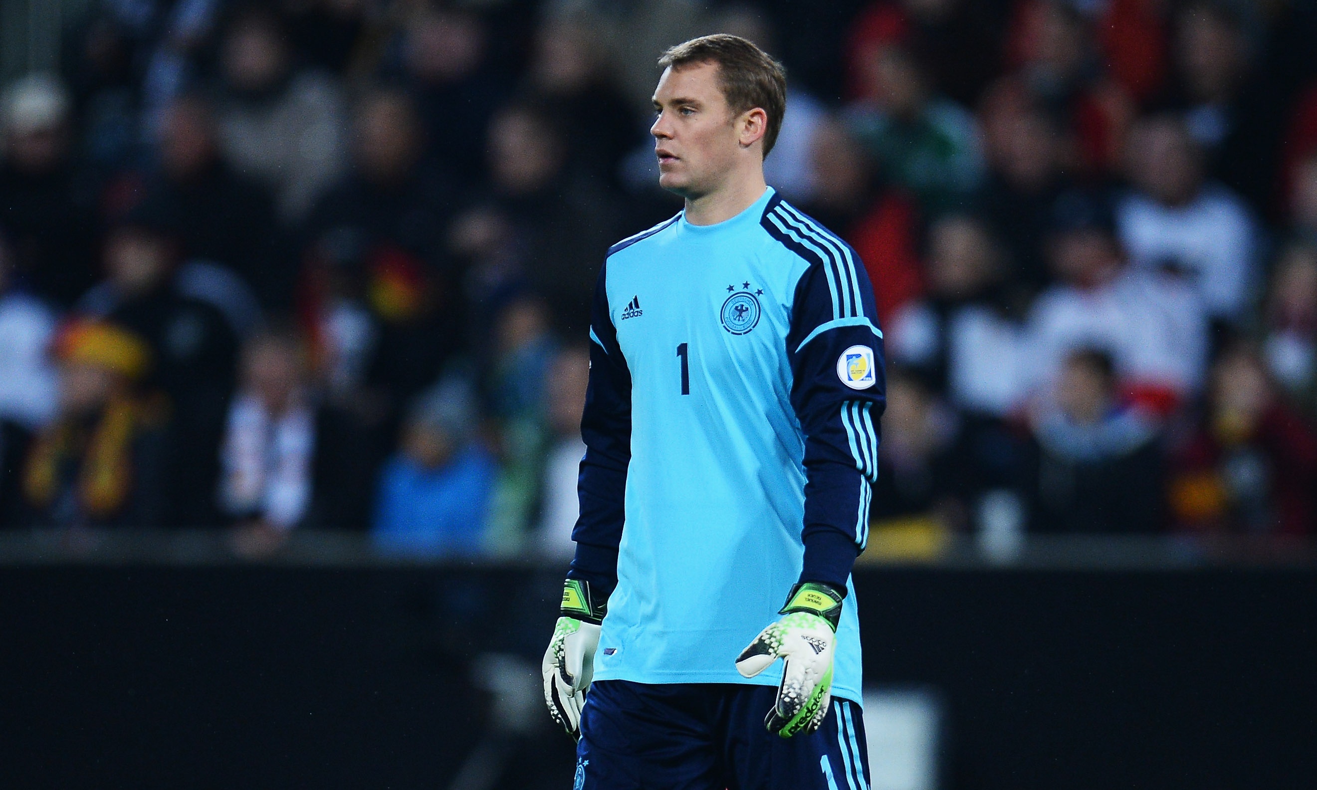 Khong Ronaldo – Messi,  Qua Bong Vang da thuoc ve ai? anh 7