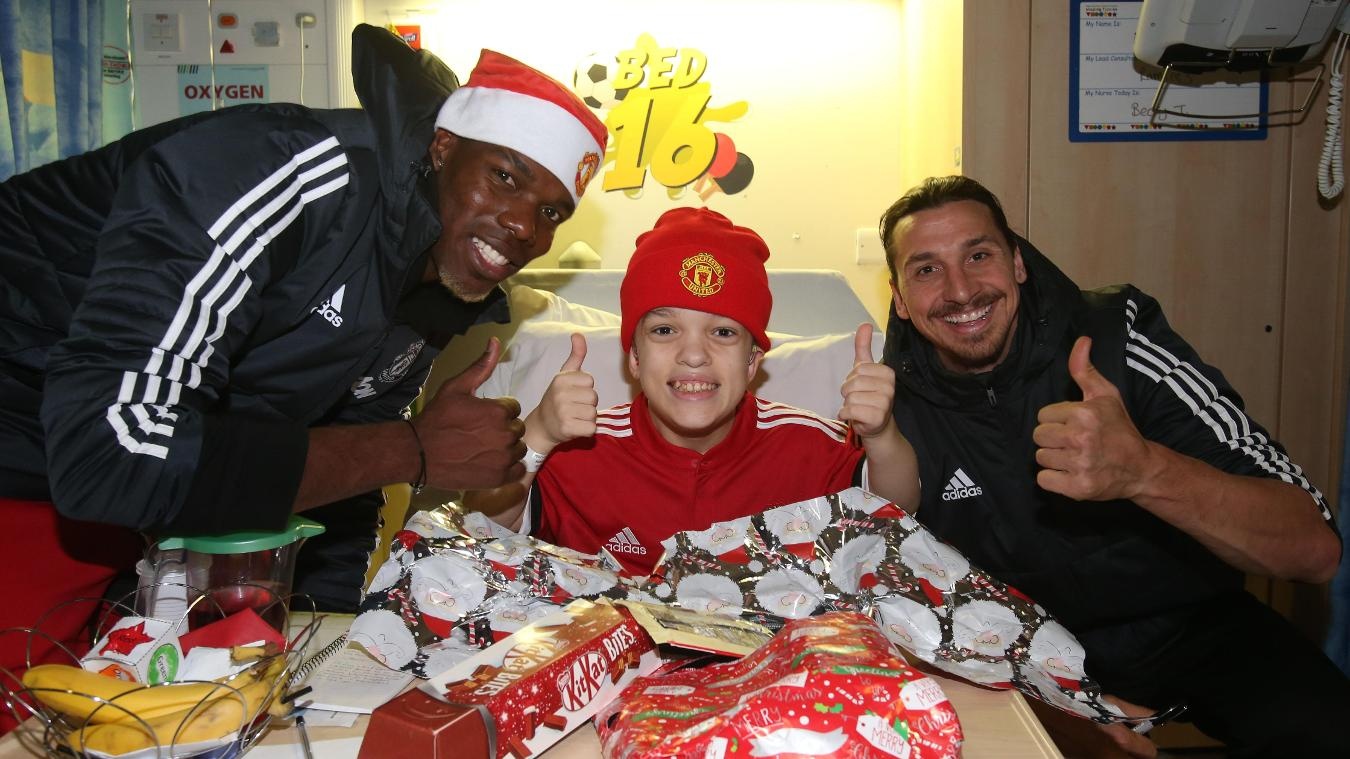 Sao Premier League mang Giang sinh am ap cho nguoi ham mo hinh anh