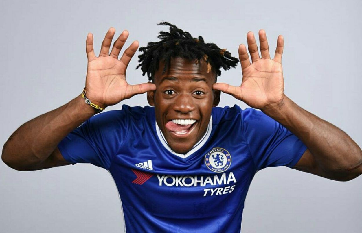 Michy Batshuayi - Cong bang nao cho 'Batman'? hinh anh