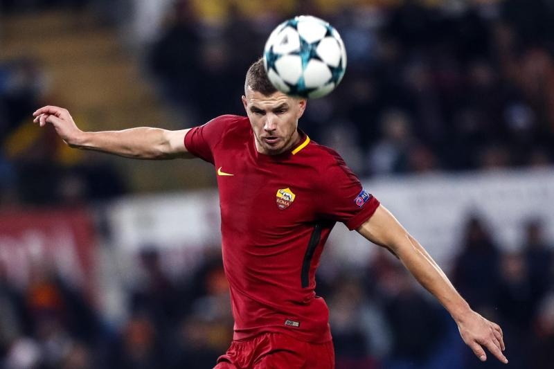 Dzeko ra yeu sach, Chelsea phai pha bo 'luat ngam'? hinh anh