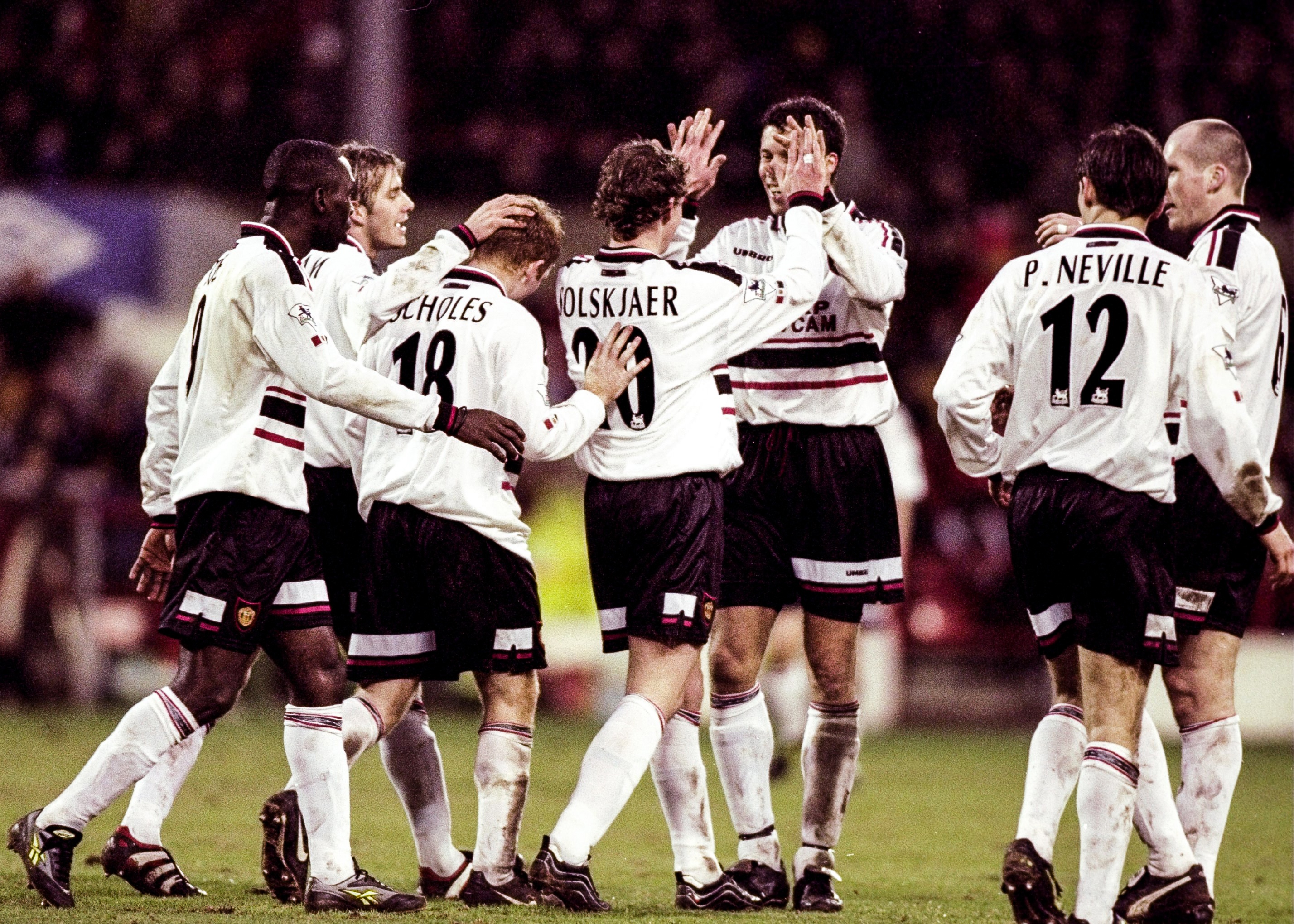 Ngoai hang Anh van tran Nhung khoanh khac dang nho anh 4