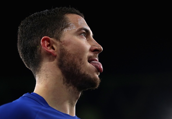 Eden Hazard bi fan nhi 'dat mui' hinh anh