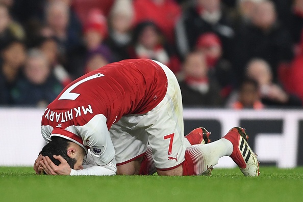 Mkhitaryan choi te hai, fan MU cuoi nhao Arsenal hinh anh