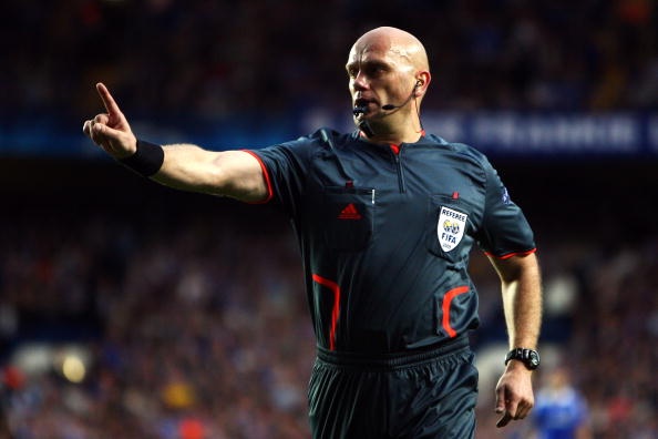 Trong tai Ovrebo: 'Van muon cam coi tran Chelsea - Barcelona' hinh anh