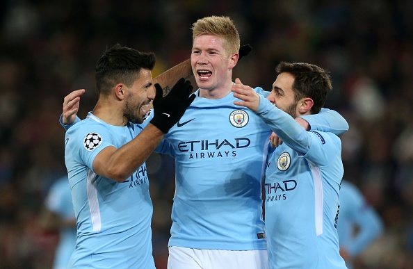 Man City ap dao Arsenal o doi hinh ket hop chung ket cup Lien doan hinh anh