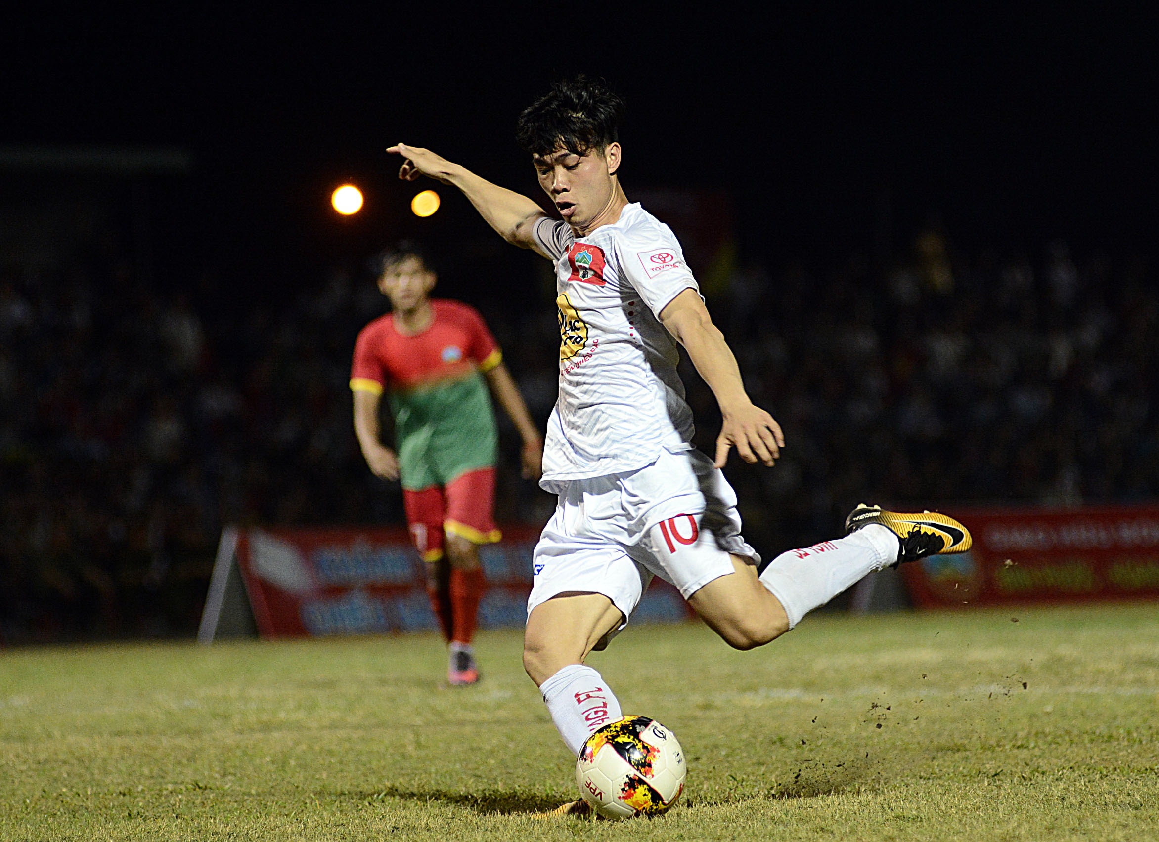 Cong Phuong 'giai han' sau hon nua nam khong ghi ban o V.League hinh anh