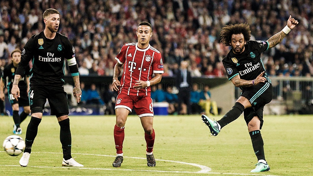 Cu volley chay luoi Bayern cua Marcelo nhin tu khan dai hinh anh