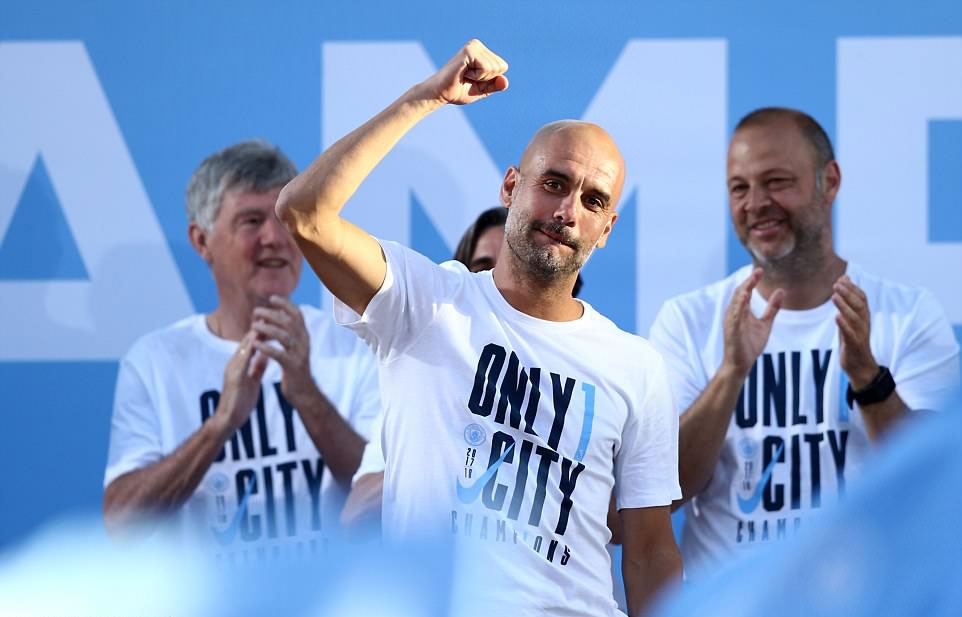 100.000 CDV Man City do xuong duong anh 8