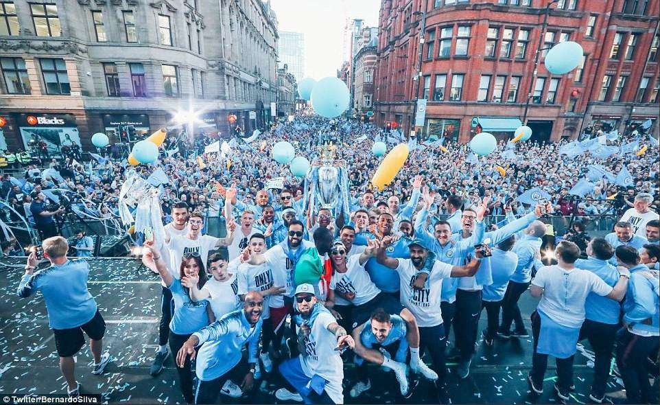 100.000 CDV Man City do xuong duong anh 9