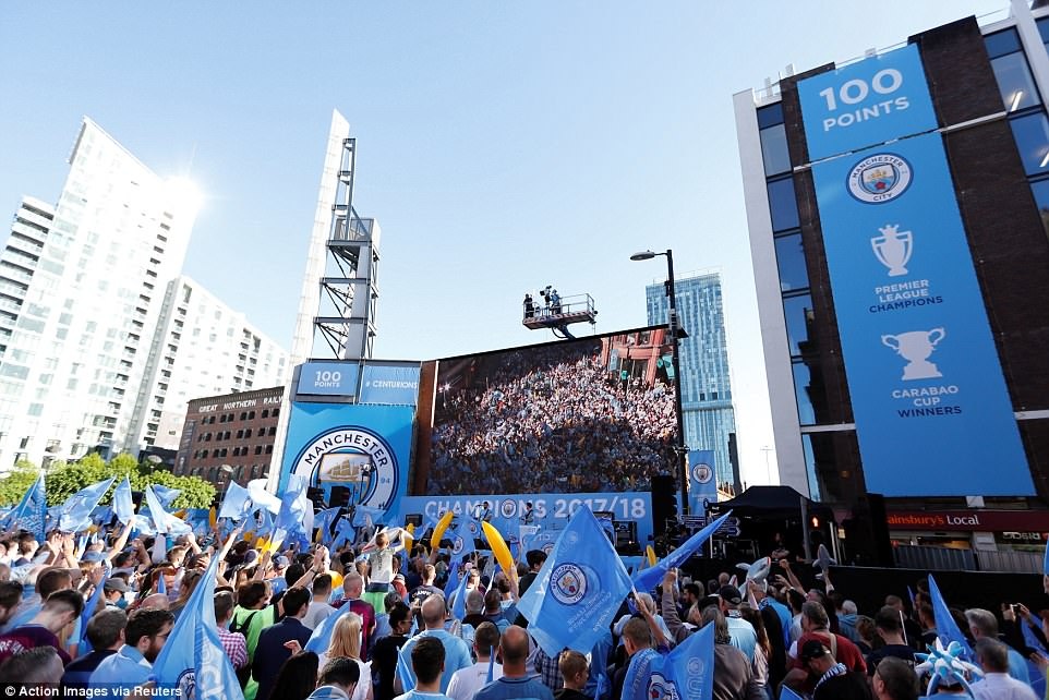 100.000 CDV Man City do xuong duong anh 11