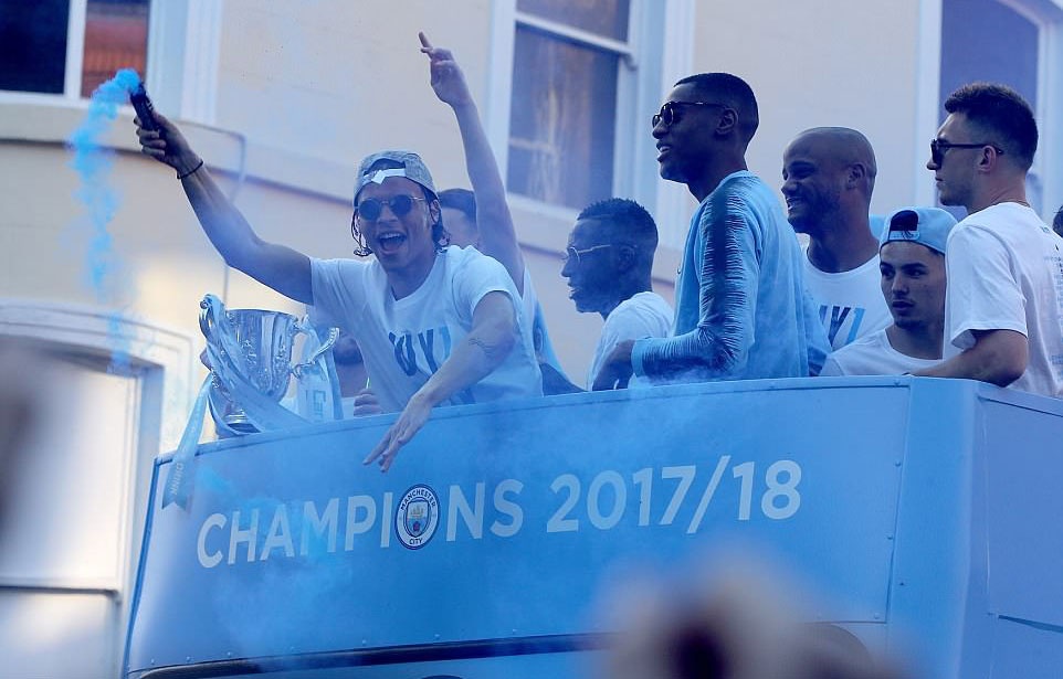 100.000 CDV Man City do xuong duong anh 3