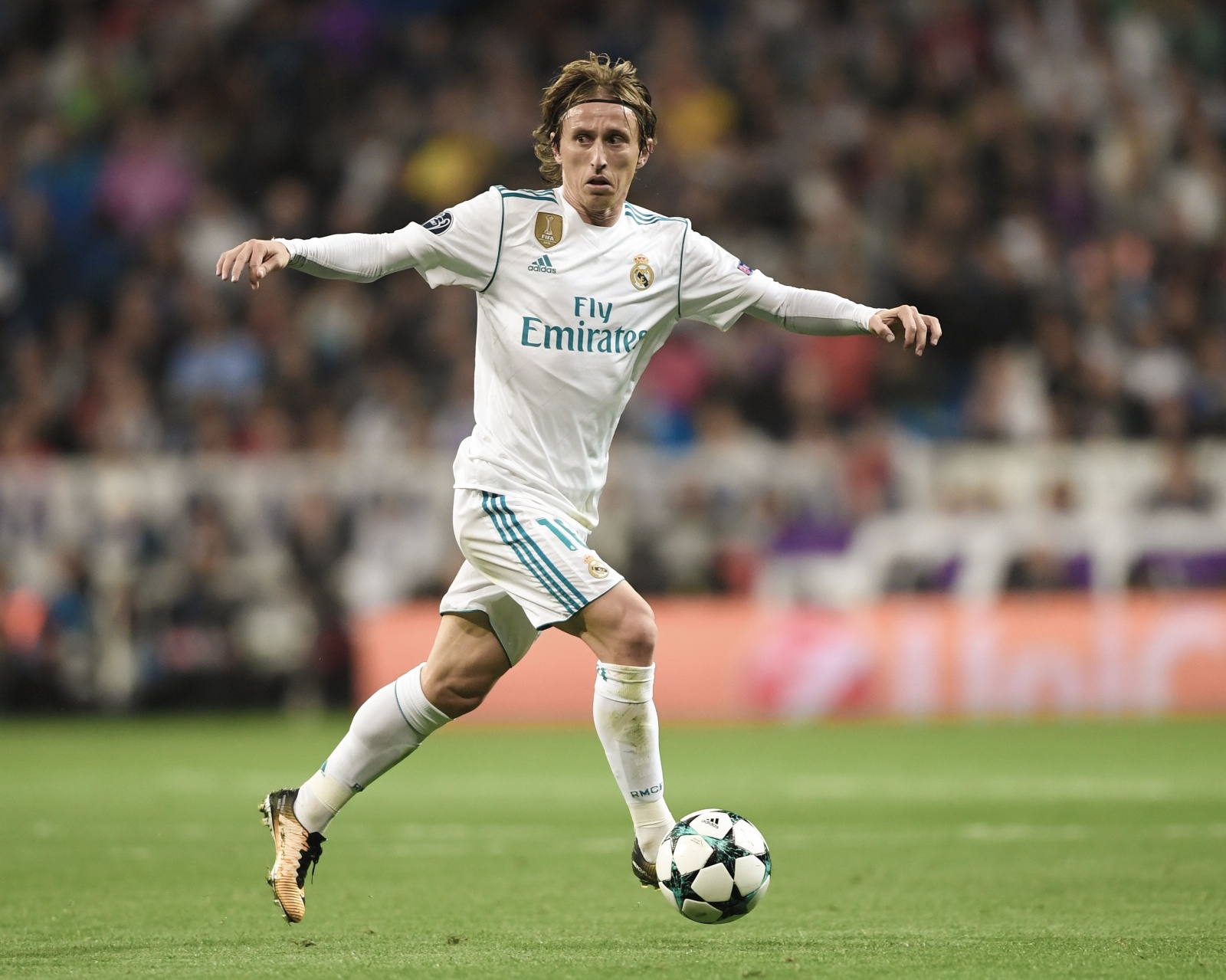 doi hinh ket hop Real - Liverpool anh 7