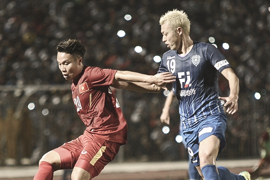 Tinh huong trong tai tu choi ban thang cua Phi Son gay tranh cai hinh anh