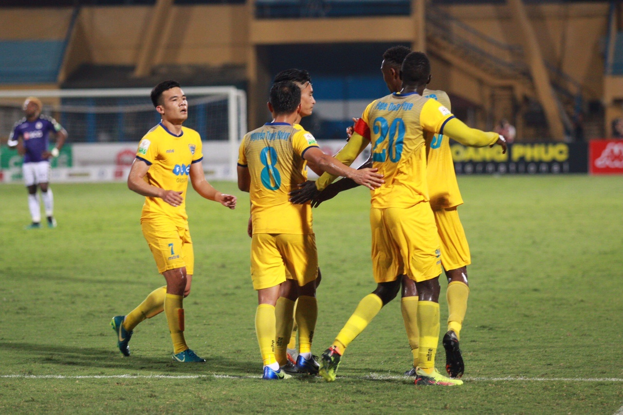 Trong Hoang sut xa chay luoi CLB Ha Noi hinh anh