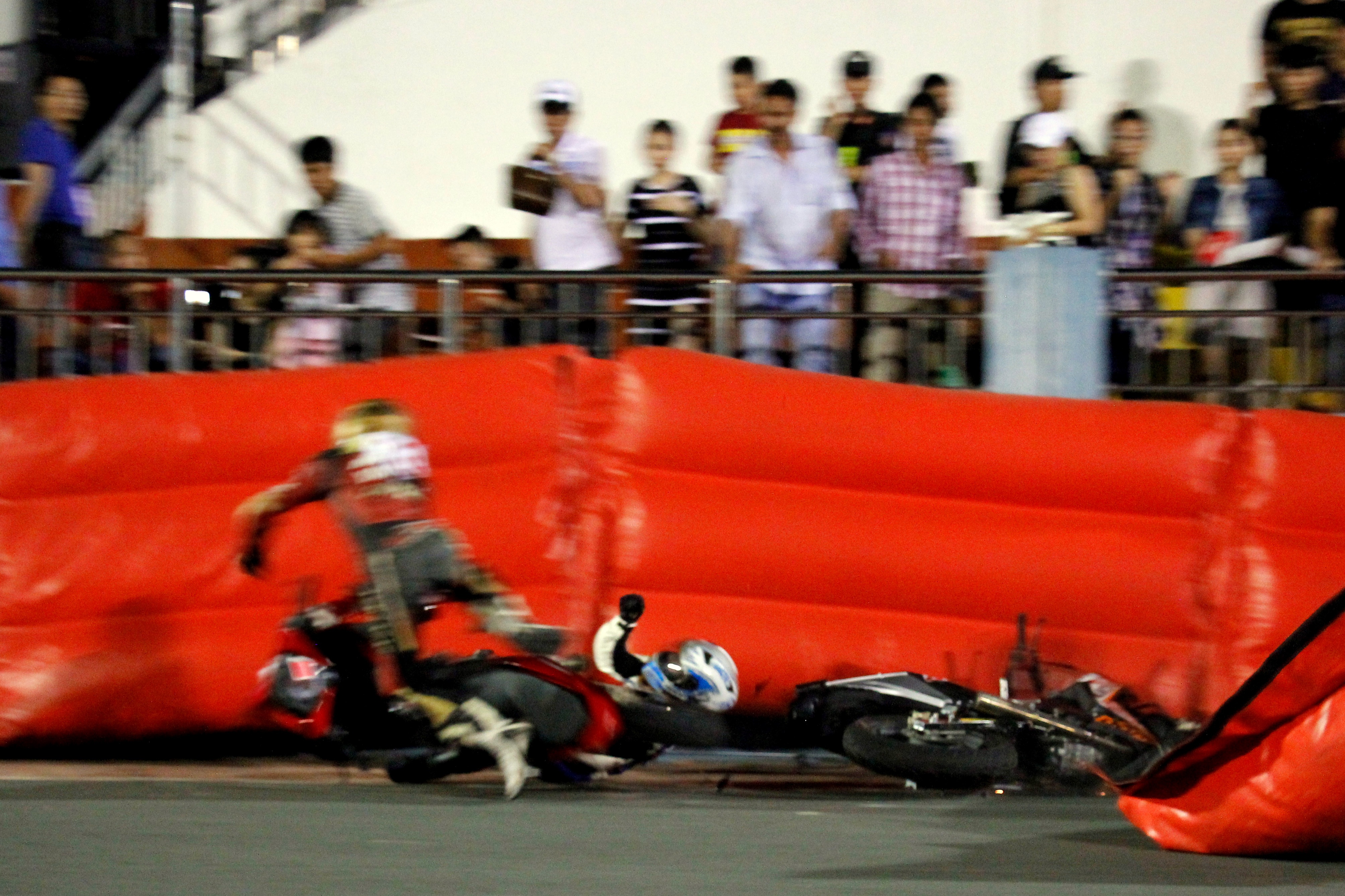 Canh tranh quyet liet tai giai dua xe Ba Ria hinh anh