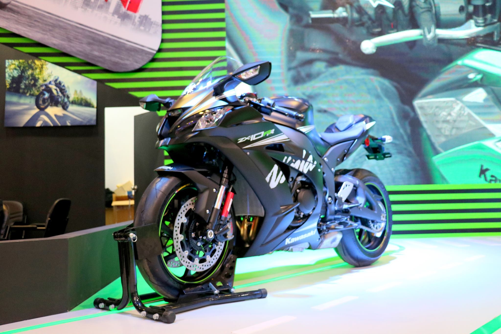 Kawasaki Ninja ZX10RR ra mat o Viet Nam hinh anh