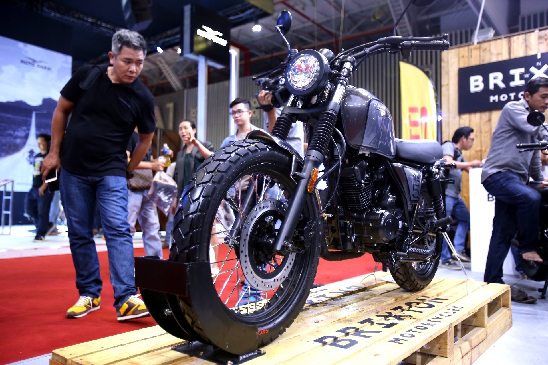 Brixton BX mau xe danh cho tin do Classic anh 1