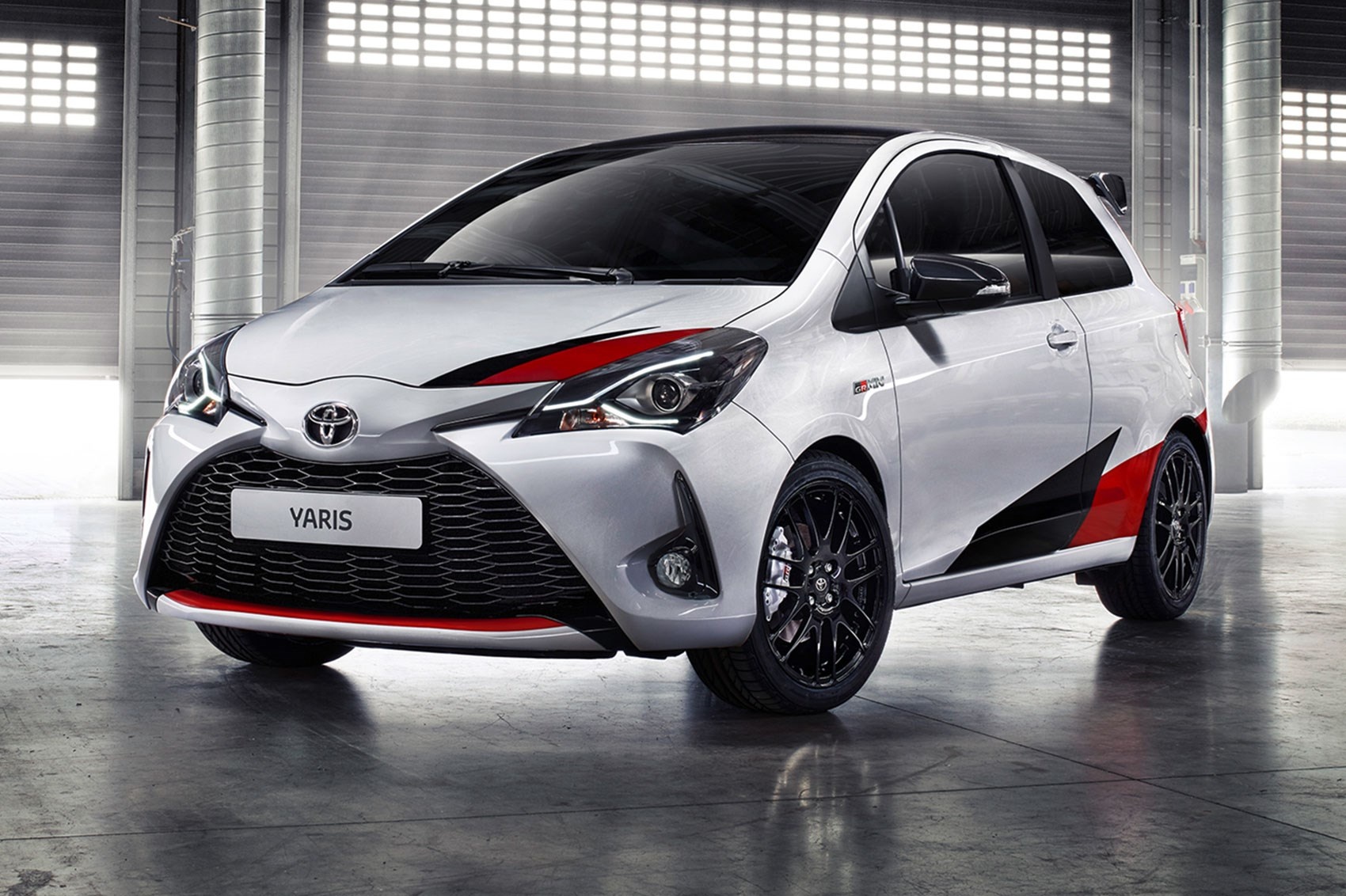 Toyota Yaris GRMN 220 ma luc sap ra mat tai chau Au hinh anh
