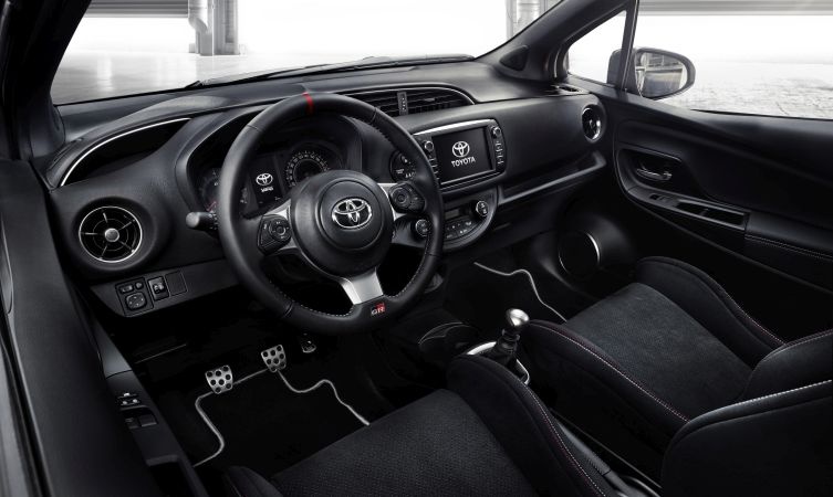 Toyota Yaris ra mat tai Chau Au anh 3