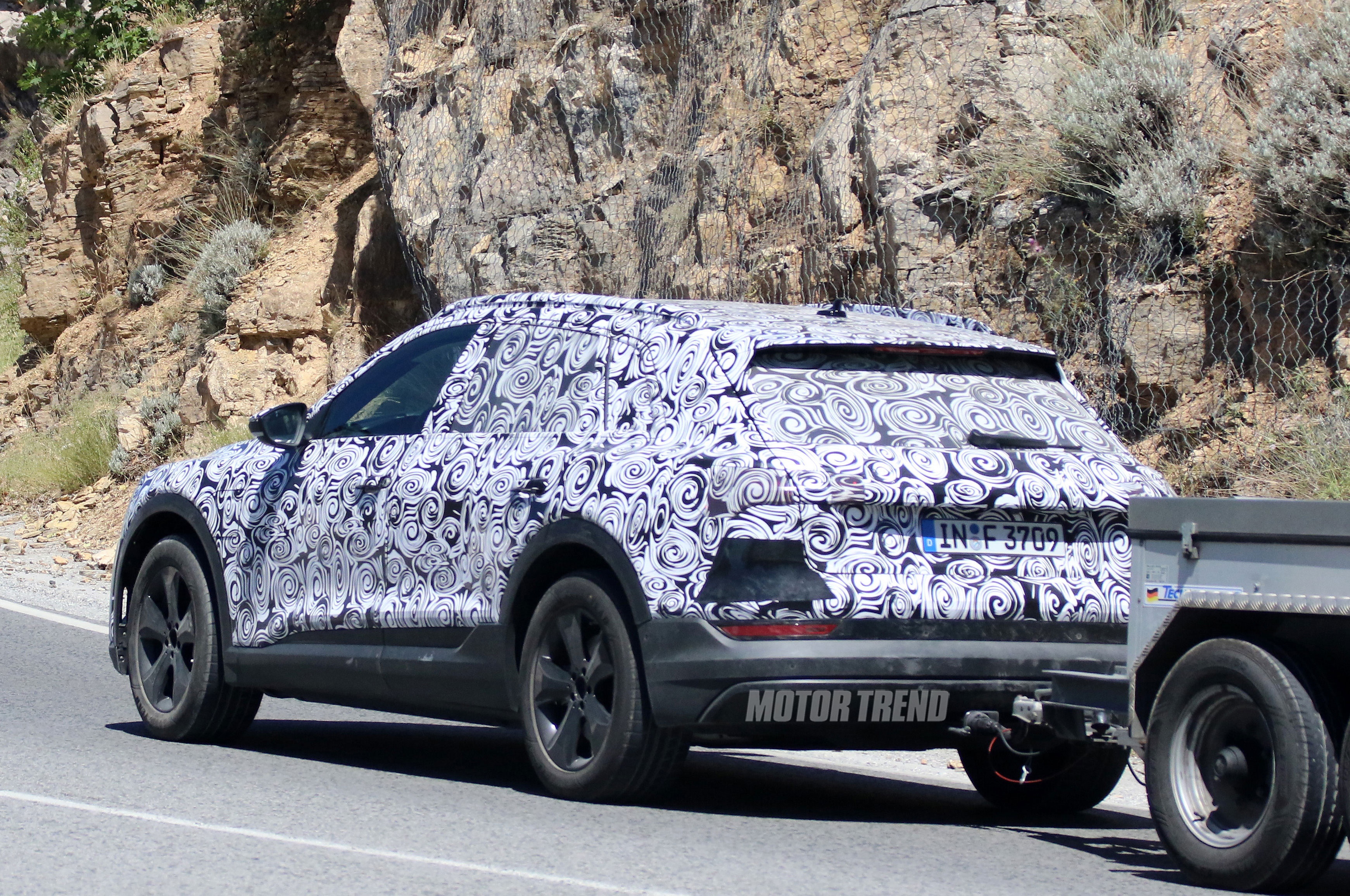 Lộ diện hình ảnh Audi E-Tron Quattro chạy thử nghi ảnh 2 Lo dien hinh anh Audi E-Tron Quattro chay thu nghi anh 2