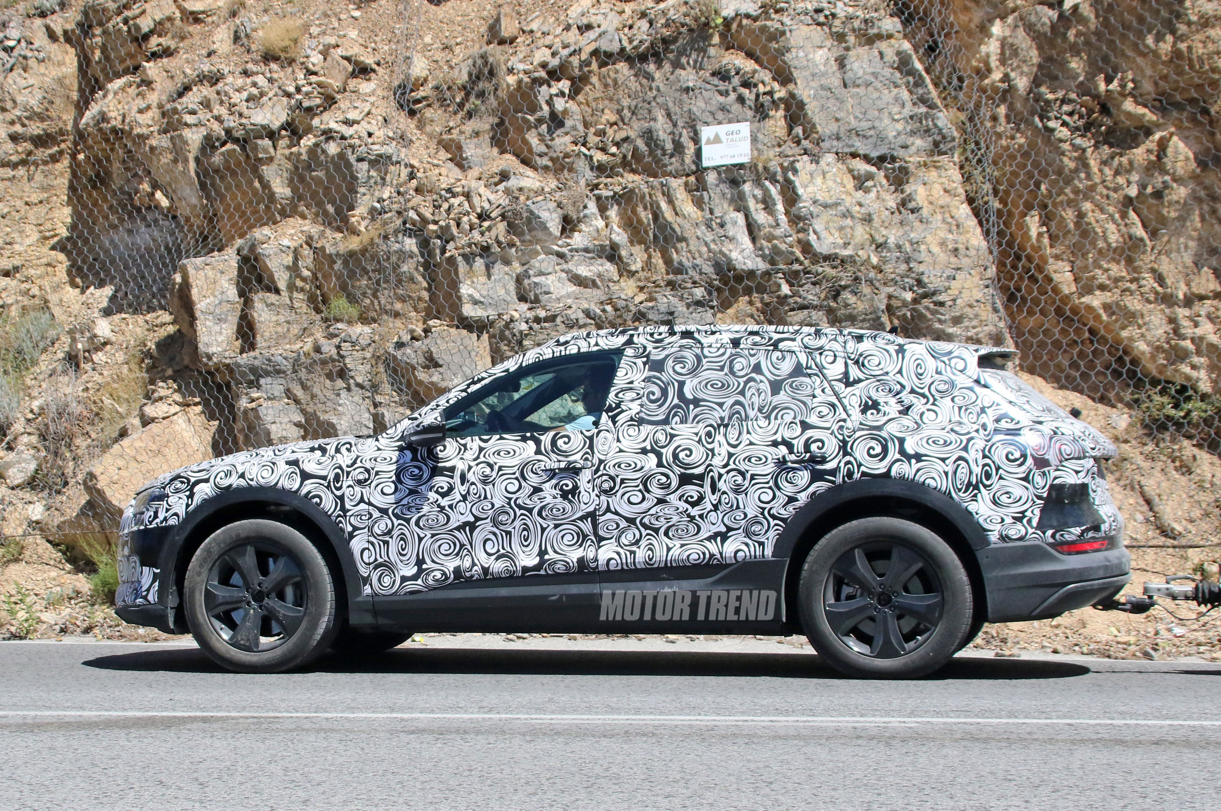 Lo dien hinh anh Audi E-Tron Quattro chay thu nghiem hinh anh