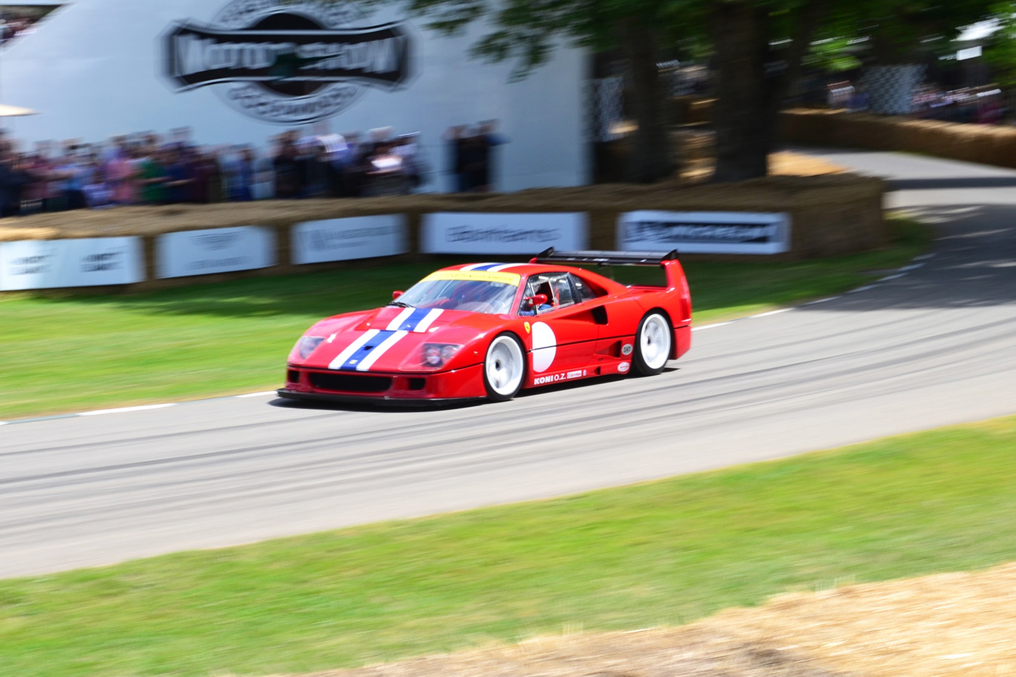 30 năm ra đời mẫu xe huyền thoại Ferrari F40 ảnh 2 30 nam ra doi mau xe huyen thoai Ferrari F40 anh 2