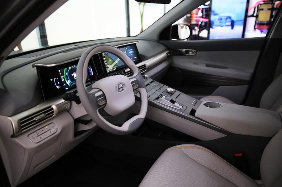 Hyundai ra mắt mẫu SUV chạy điện hoàn toàn mới ảnh 2 Hyundai ra mat mau SUV chay dien hoan toan moi anh 2