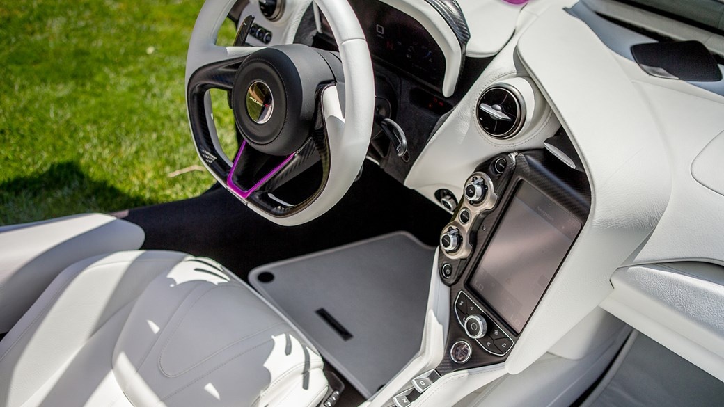 McLaren 720S màu tím của doanh nhân Mỹ  ảnh 2 McLaren 720S mau tim cua doanh nhan My anh 2