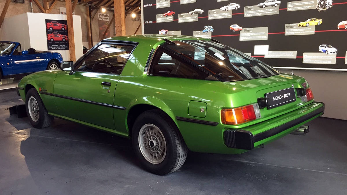 Nhung mau xe doc nhat tai bao tang Mazda Classic o Duc anh 5