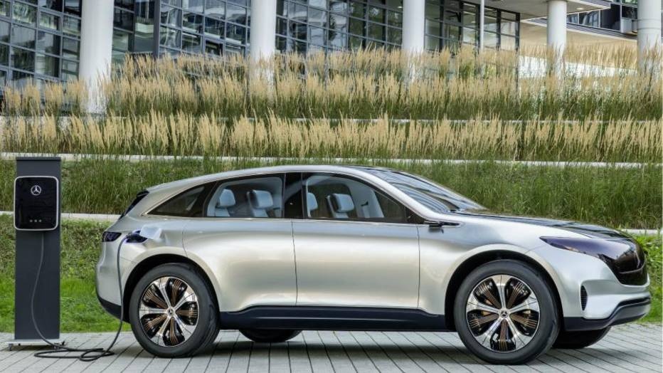 Mercedes cat giam kinh phi dong co dot trong de san xuat xe dien hinh anh