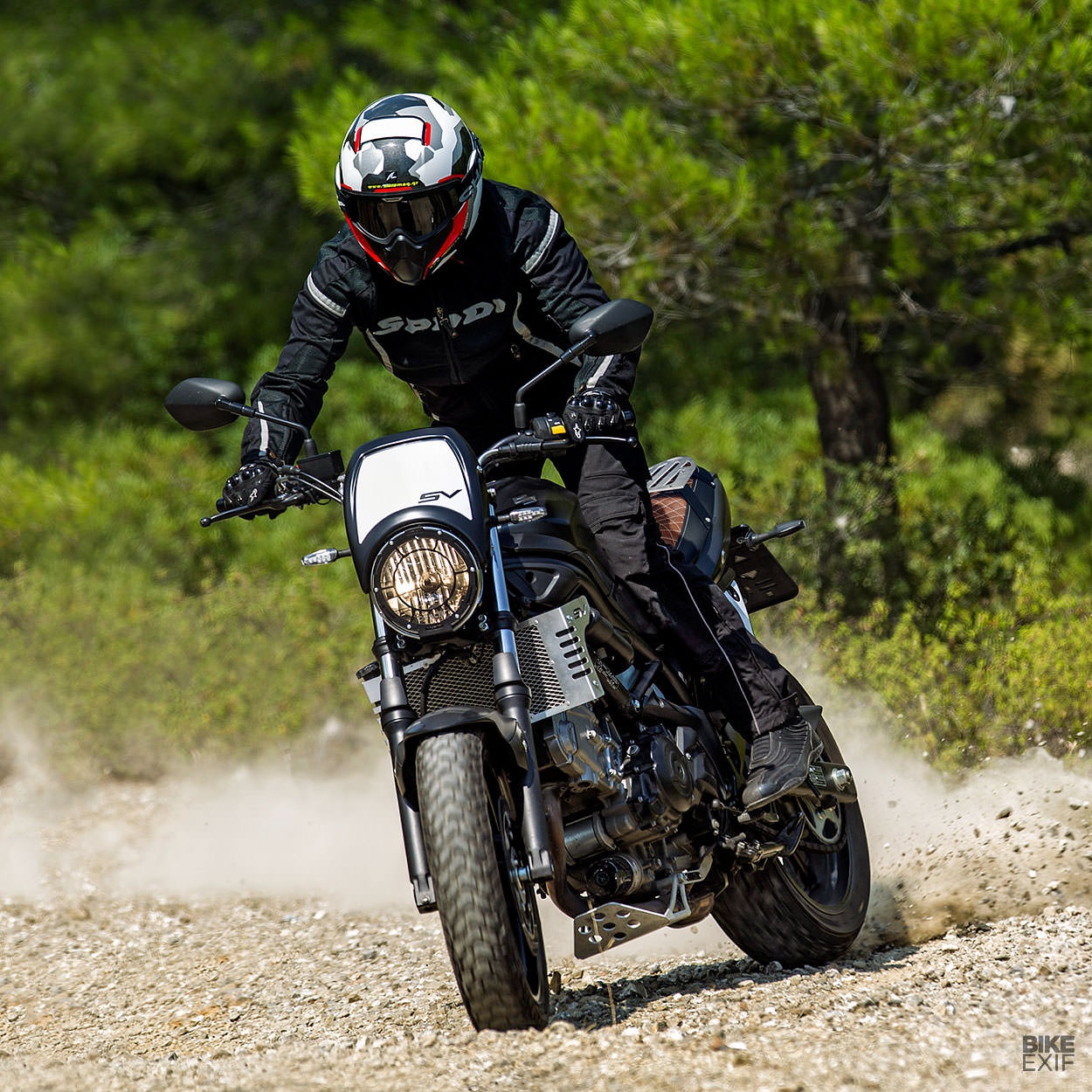 Suzuki SV650 hoi sinh theo phong cach Scrambler anh 9