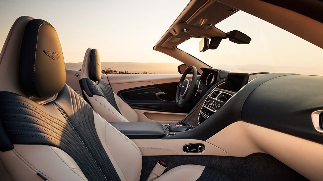 Aston Martin DB11 2018 chinh thuc mo ban anh 7