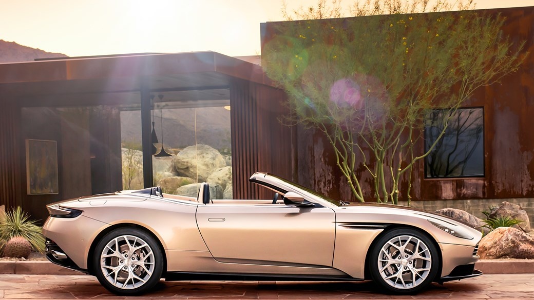 Aston Martin DB11 2018 chinh thuc mo ban anh 2