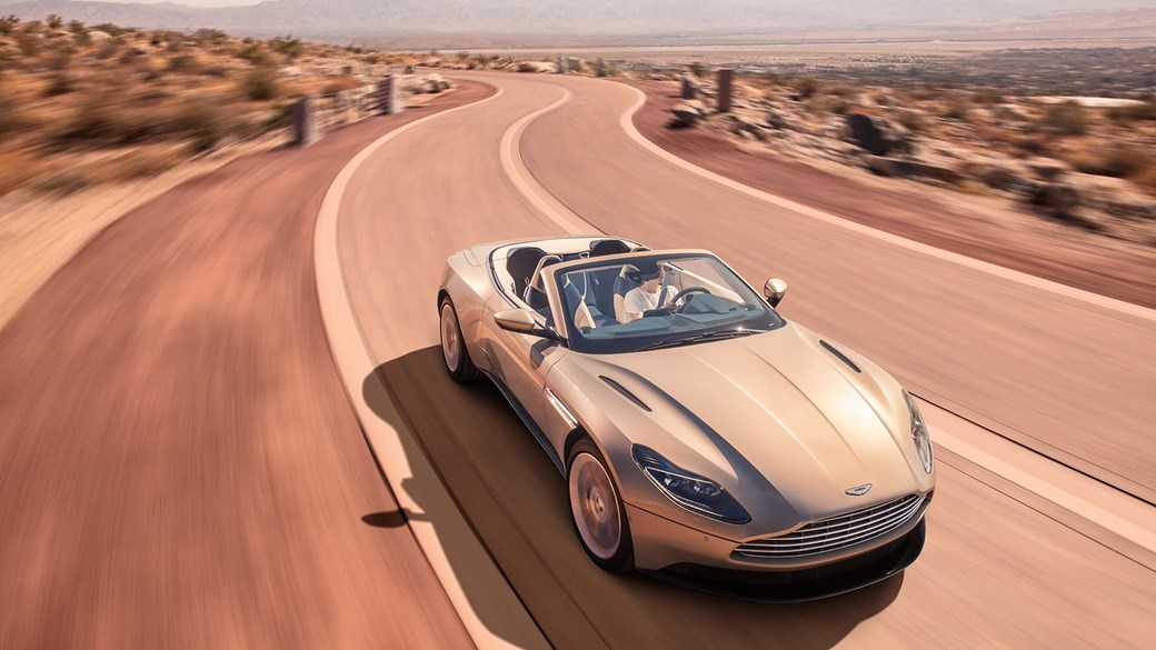 Xe sang Aston Martin DB11 mui tran chinh thuc mo ban hinh anh