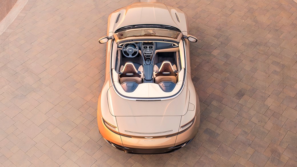 Aston Martin DB11 2018 chinh thuc mo ban anh 8