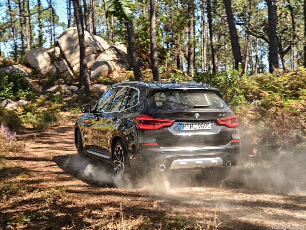 Nhung tinh nang cai tien noi bat tren BMW X3 2018 anh 4