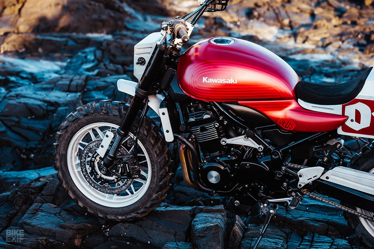 Kawasaki Z900RS do phong cach Zed chua te bong dem anh 9