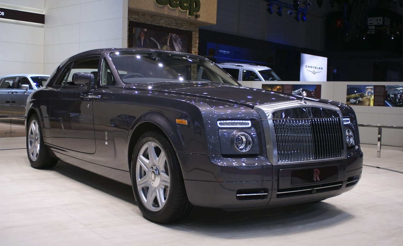 Gia dinh cuu Tong thong Zimbabwe,  Robert Mugabe la fan cuong Rolls-Royce anh 4