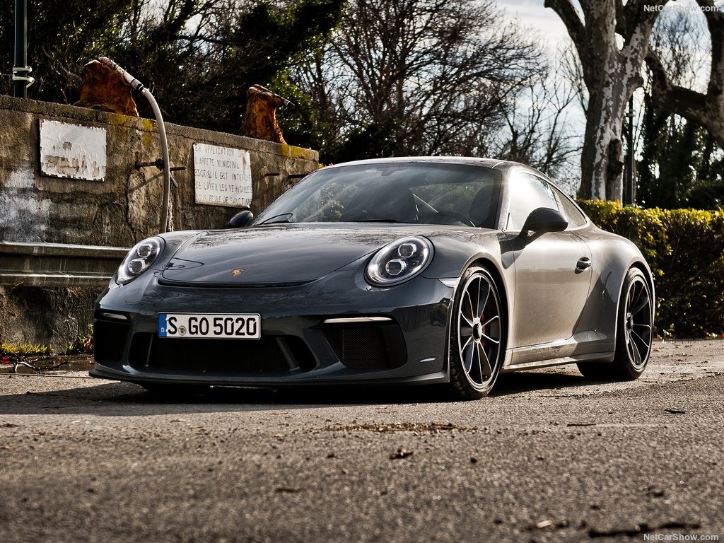 Porsche 911 GT3 them goi nang cap Touring Package hinh anh