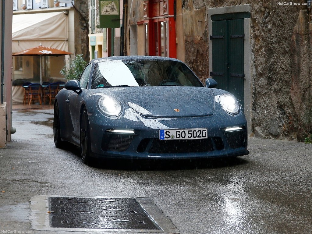 Porsche 911 GT3 them goi nang cap touring anh 5