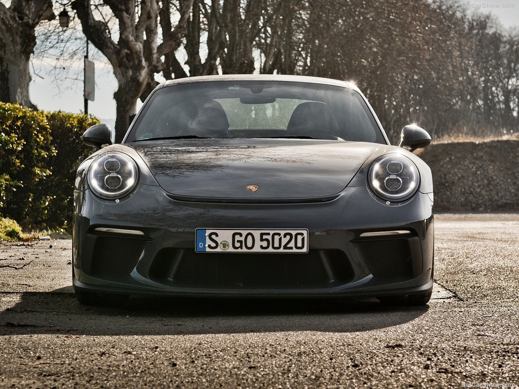 Porsche 911 GT3 them goi nang cap touring anh 11
