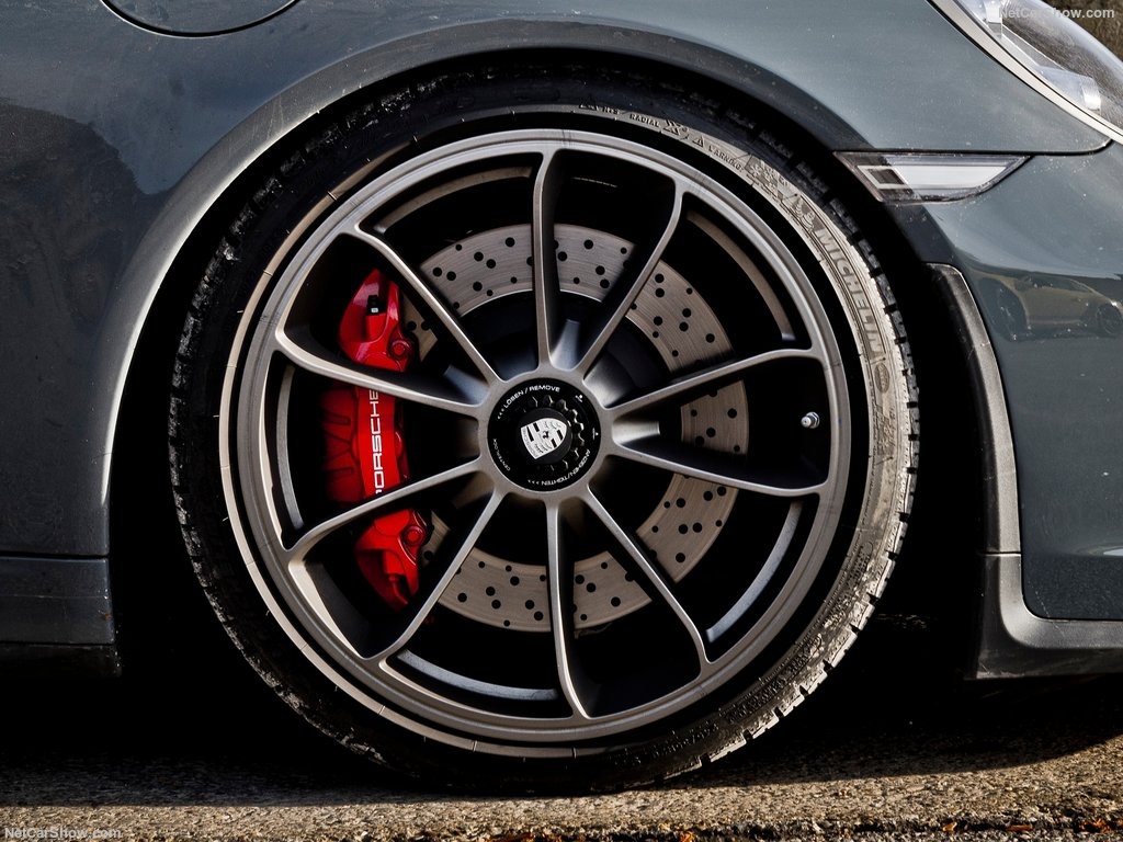 Porsche 911 GT3 them goi nang cap touring anh 6